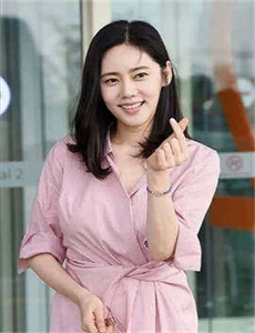 《凯文 斯帕西-二男吃一女奶动态图》