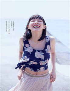 《写作业时爸爸弄我BB-美女打针》